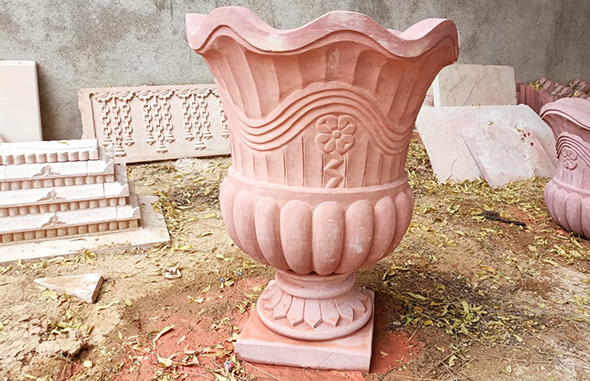 Red Sandstone Planter Manufacturer, Supplier & Dealer in Rajasthan, Haryana, Punjab, Maharashtra & India